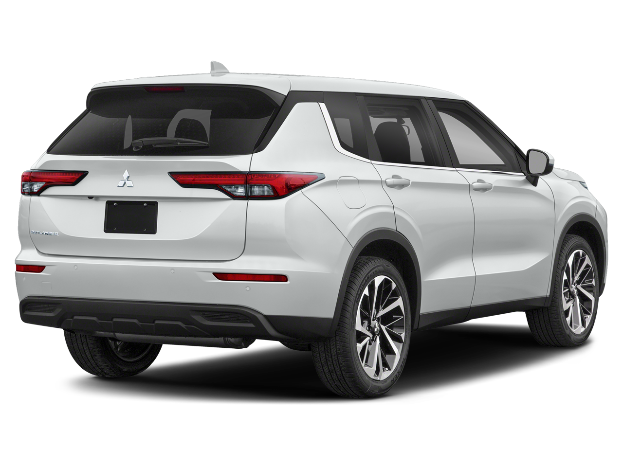 2022 Mitsubishi Outlander — side profile view