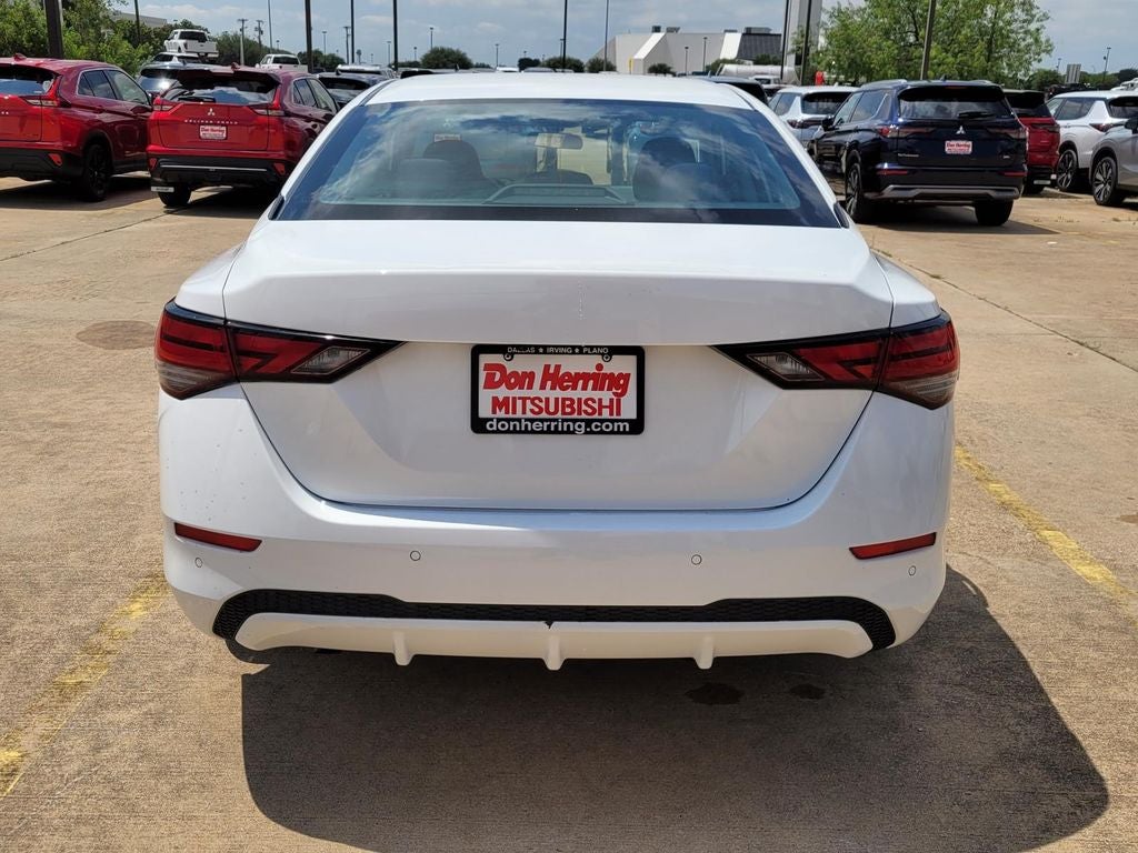 2022 Nissan Sentra — detail view