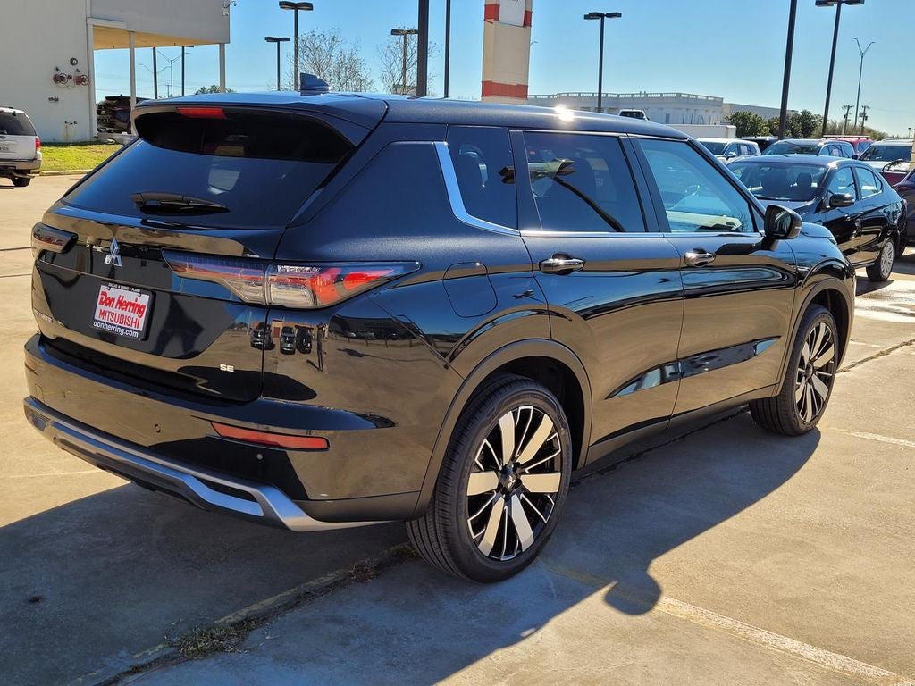 2026 Mitsubishi Outlander — rear three-quarter view