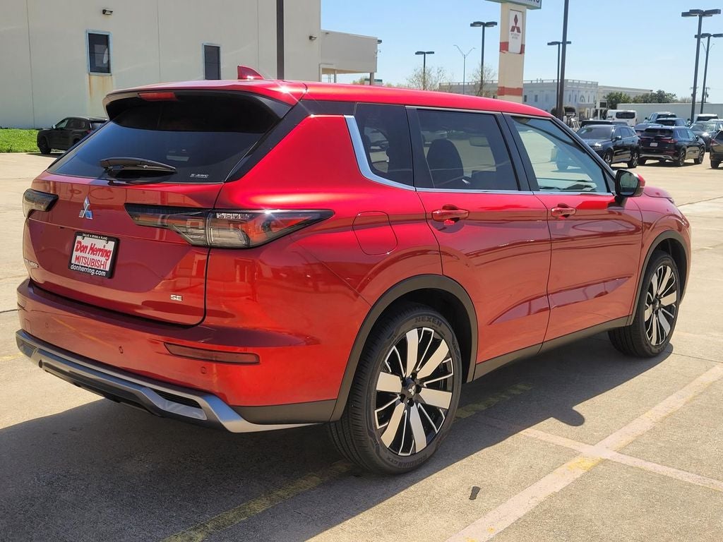 2026 Mitsubishi Outlander — rear three-quarter view