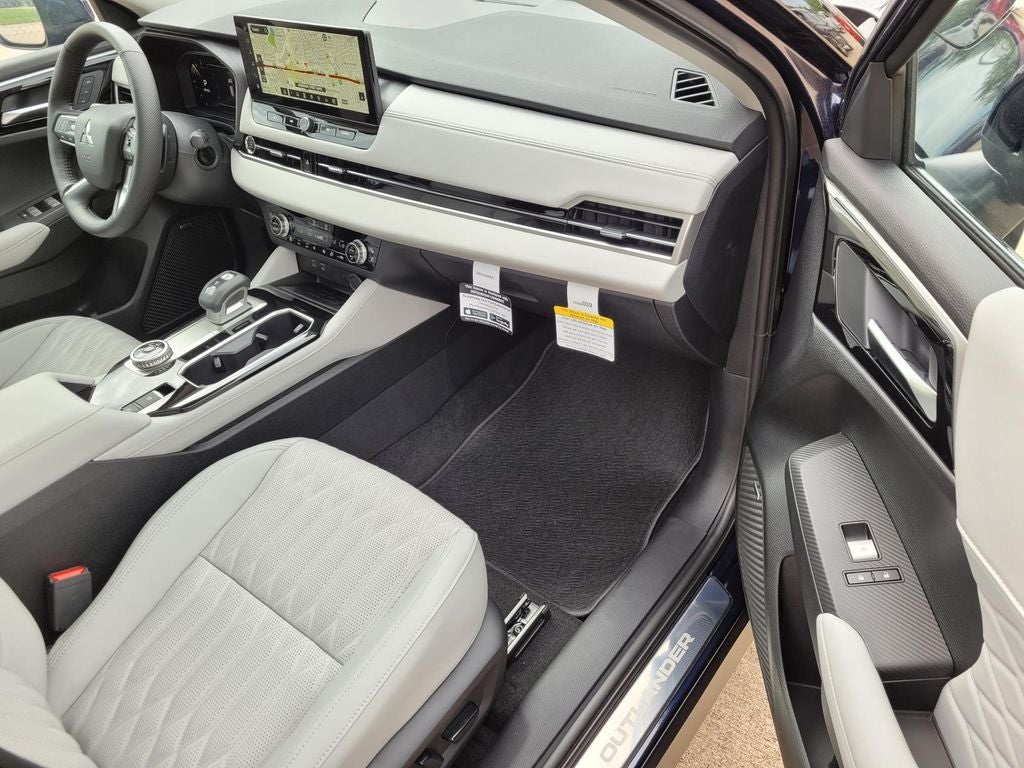 2026 Mitsubishi Outlander — detail view