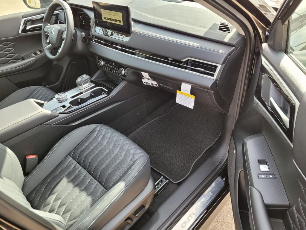 2026 Mitsubishi Outlander — detail view