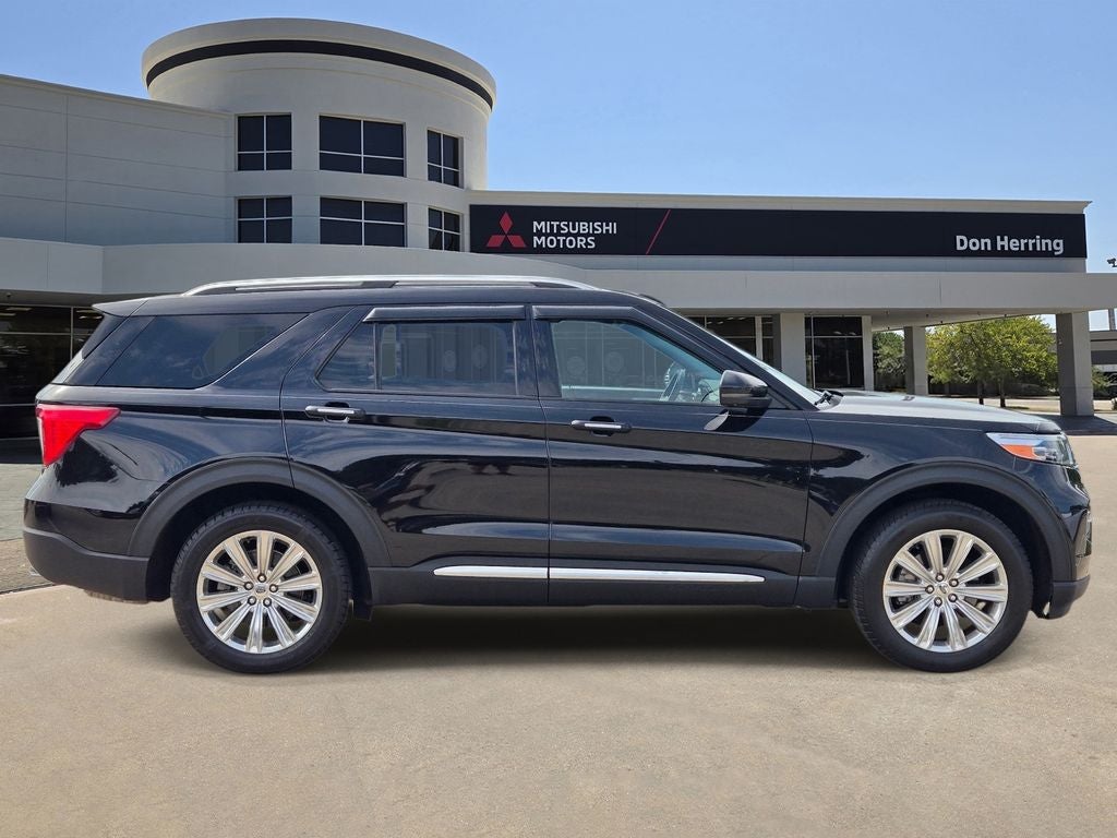 2021 Ford Explorer — side profile view