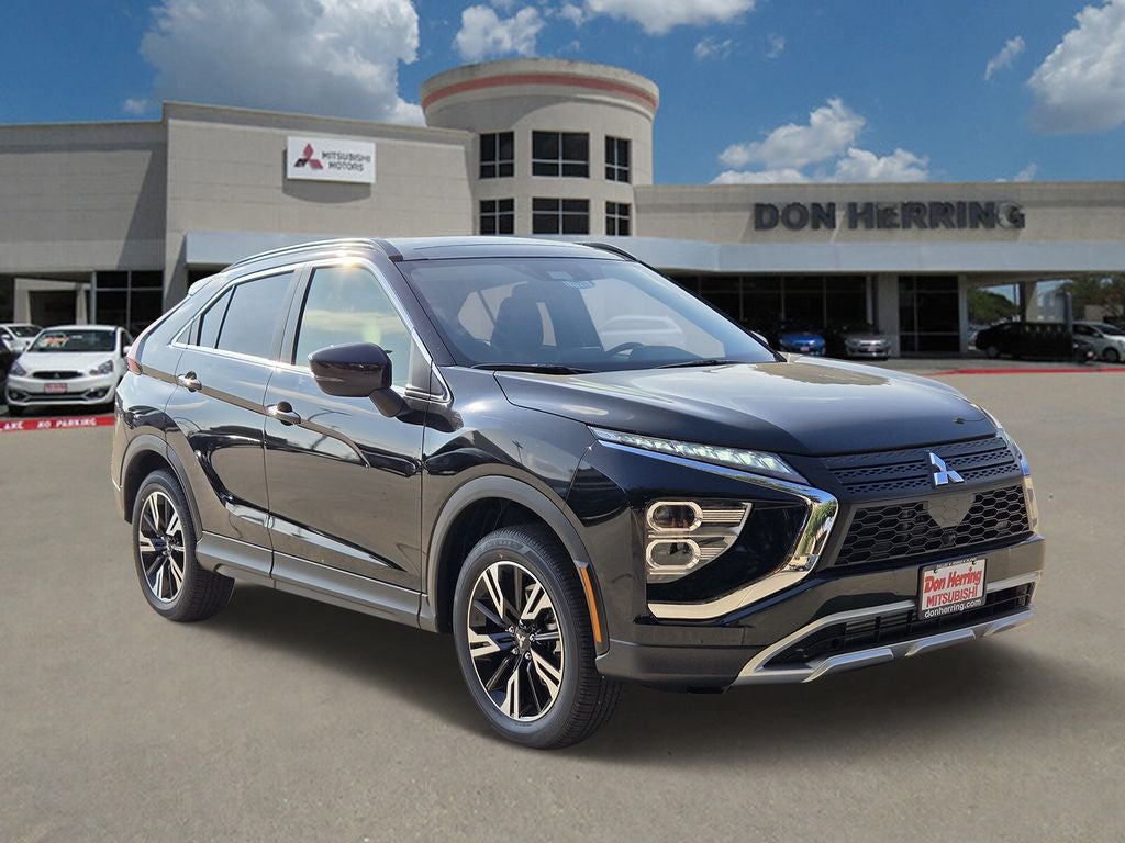 2026 Mitsubishi Eclipse Cross SE in Labrador Black Pearl — front three-quarter view