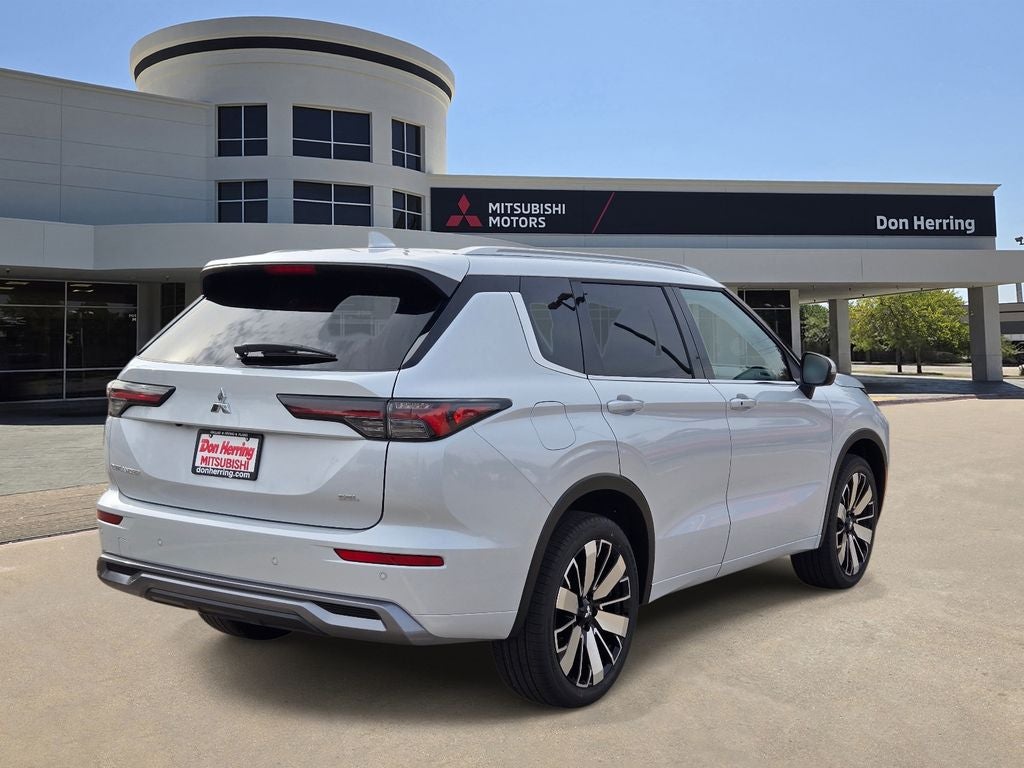 2026 Mitsubishi Outlander — rear three-quarter view