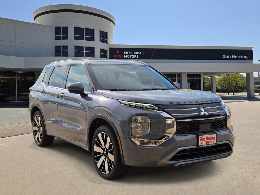 2026 Mitsubishi Outlander SEL in Moonstone Gray Metallic — front three-quarter view