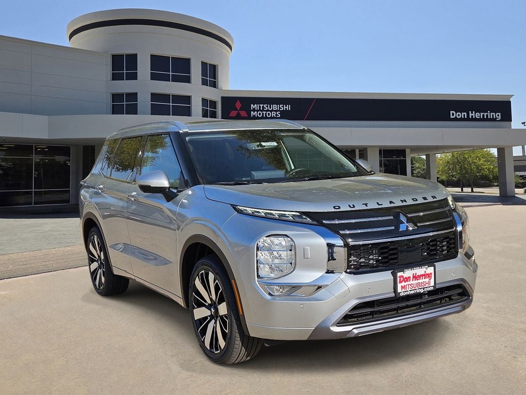 2026 Mitsubishi Outlander SEL in Alloy Silver Metallic — front three-quarter view